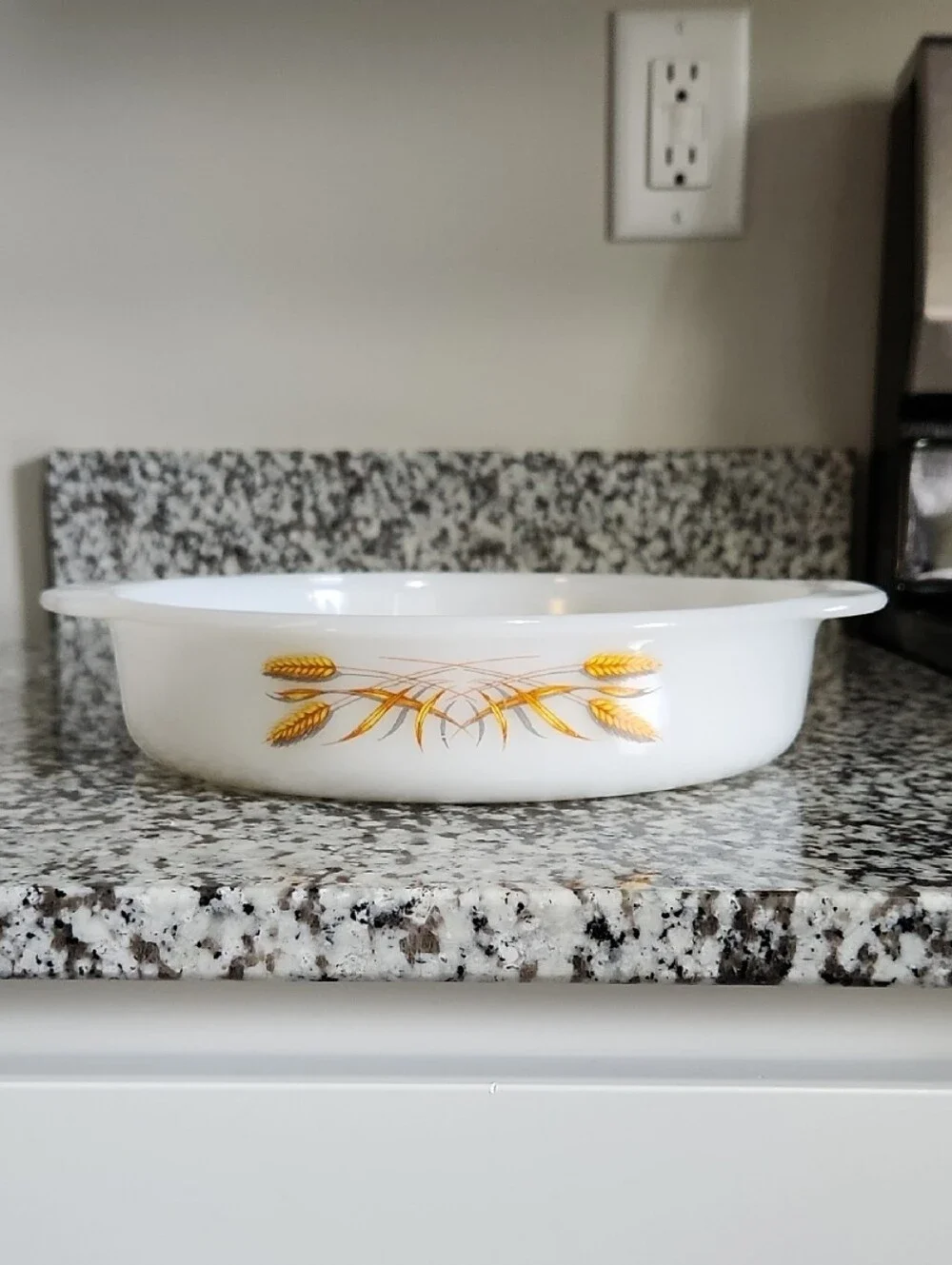 Vintage 1960s Fire-King Golden Wheat Pattern Milk Glass Casserole Dish 8" - Picture 1 of 13